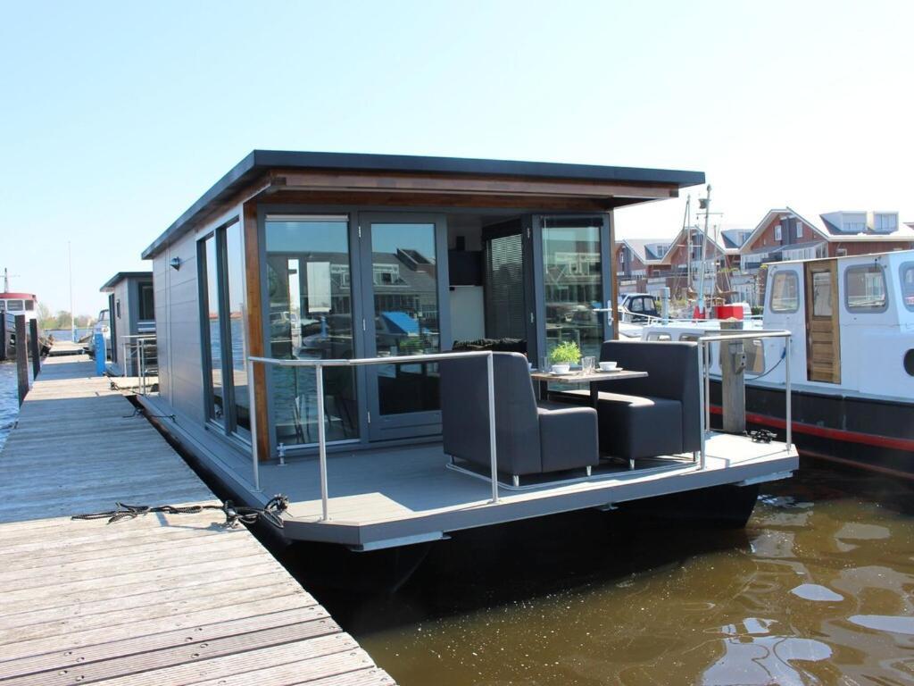 Modern Houseboat With Air Conditioning Located In Marina Uitgeest Exterior photo