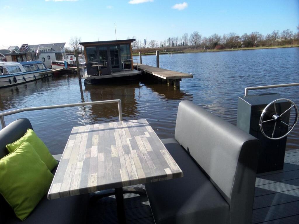 Modern Houseboat With Air Conditioning Located In Marina Uitgeest Exterior photo