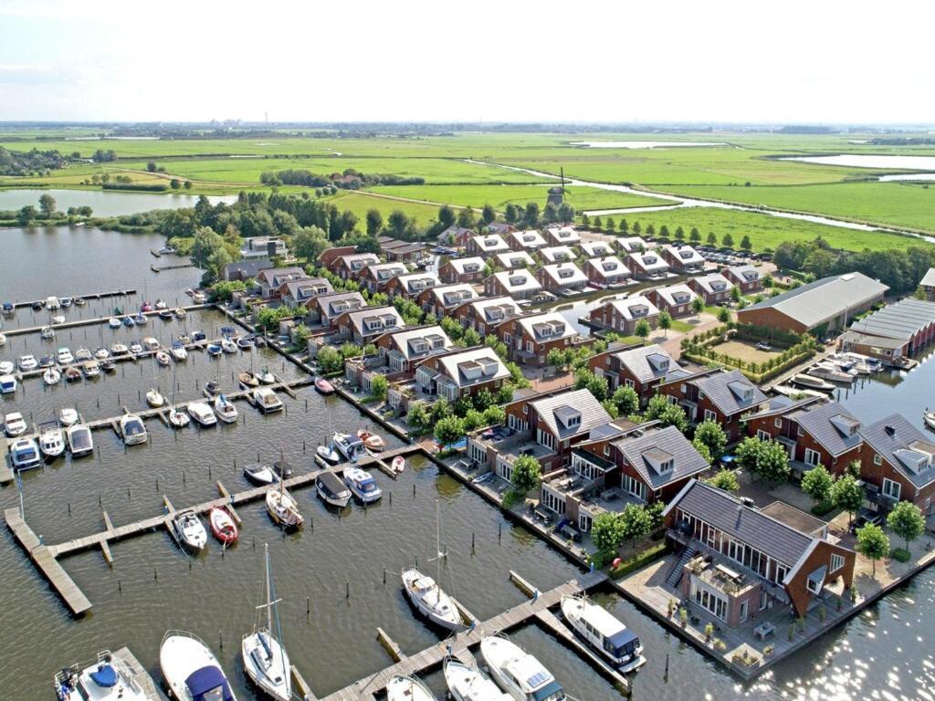 Modern Houseboat With Air Conditioning Located In Marina Uitgeest Exterior photo